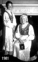 Ada Dziewanowska and Basia Dziewanowska in Kaszuby costumes, Stockton, 1981.